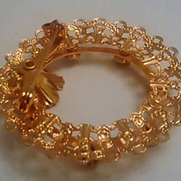 Victorian Inspired Vintage Faux Smoky Topaz Filigree Gold Circle Scarf Brooch - Picture 9 of 10